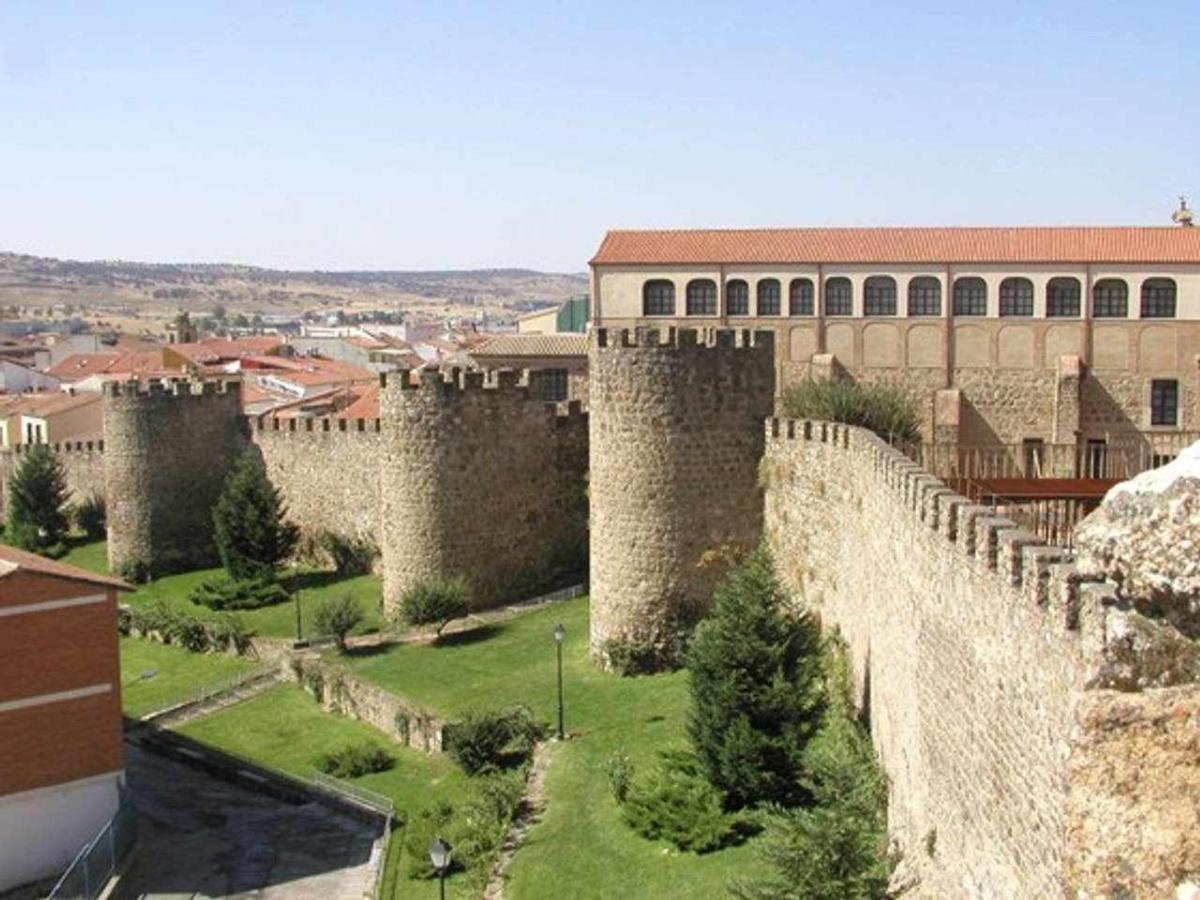 Апартаменты Plasencia Santa Ana Экстерьер фото